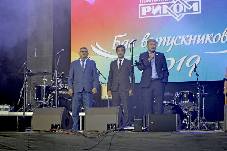 ГК «Риком» выступил генеральным партнером Выпускного бала в 2019 году